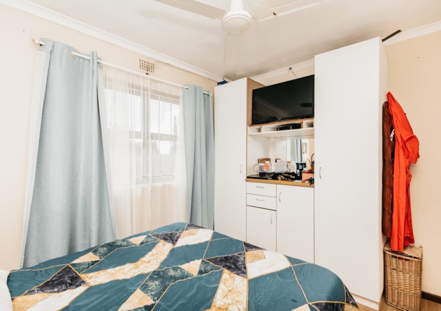 4 Bedroom Property for Sale in Peerless Park East Western Cape